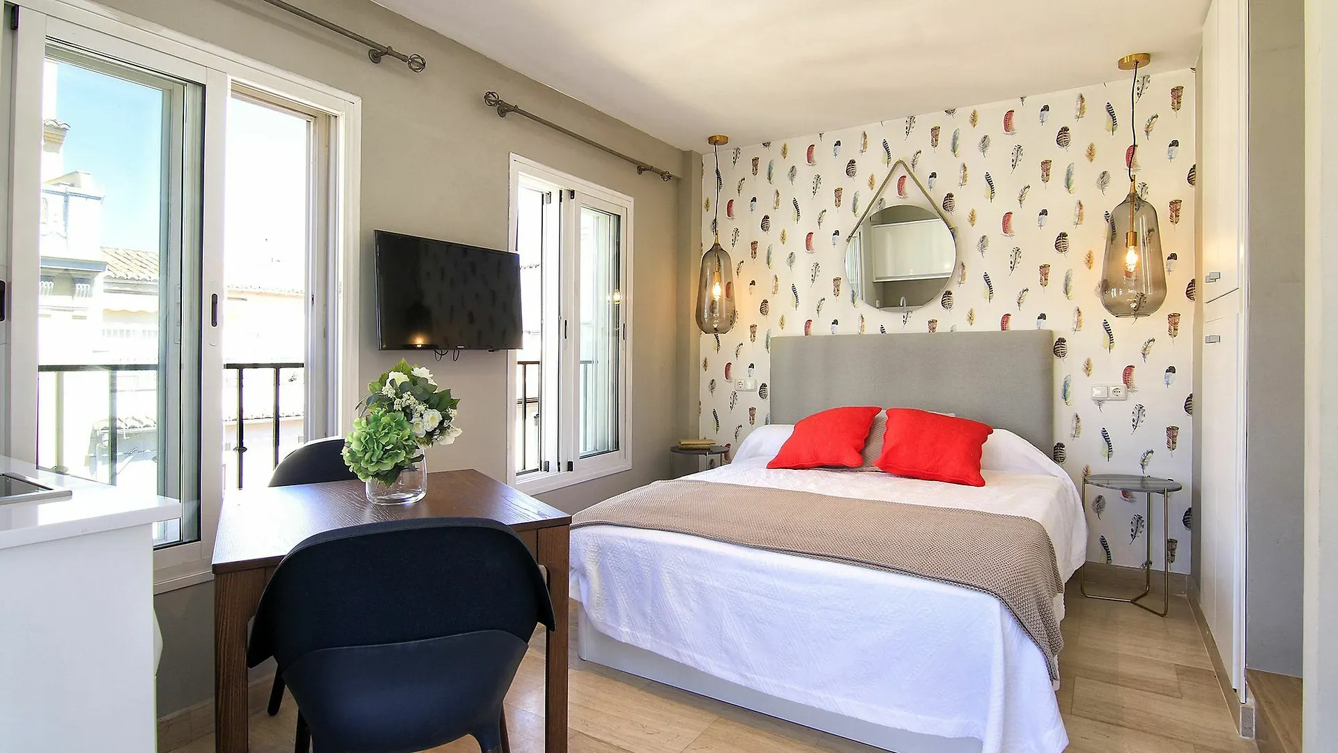 Townhall Penthouse Granada Apartment